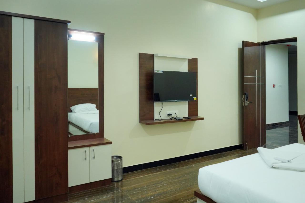 קוימבטור Hotel Nivetha Inn מראה חיצוני תמונה