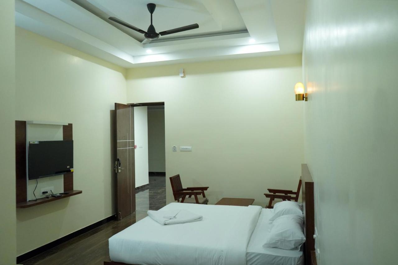 קוימבטור Hotel Nivetha Inn מראה חיצוני תמונה